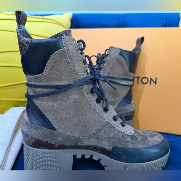 Louis Vuitton Olive and Black Lace-Up Boots - Picture 4 of 14
